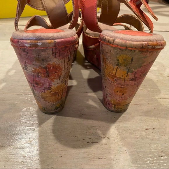 Sonoma multicolored heels platforms with peach straps. Size 8.5 - Picture 2 of 7